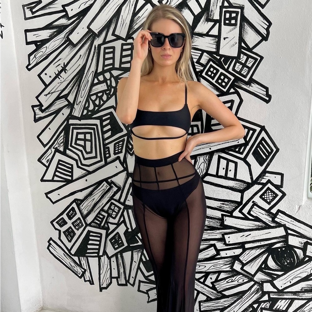 Black Underboob Cutout Bikini